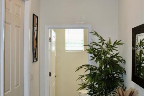 House in Kissimmee, Florida 3 bedrooms, 187.29 sq.m. № 2410675 - photo 4
