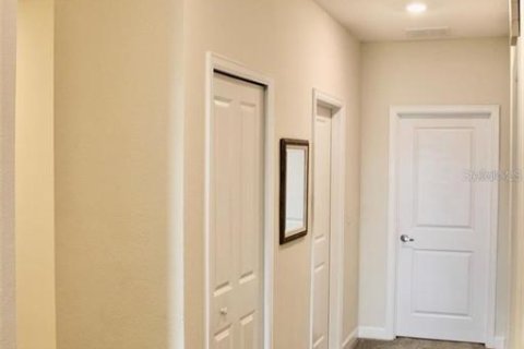 House in Kissimmee, Florida 3 bedrooms, 187.29 sq.m. № 2410675 - photo 13