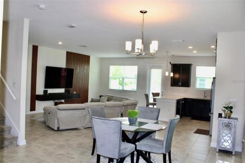House in Kissimmee, Florida 3 bedrooms, 187.29 sq.m. № 2410675 - photo 6