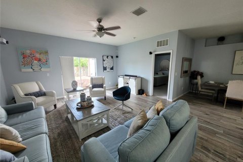 House in Lutz, Florida 3 bedrooms, 142.14 sq.m. № 1850992 - photo 18