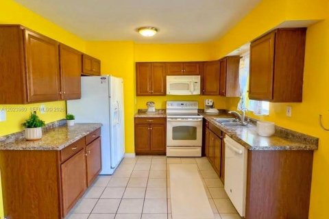 Casa en venta en Lehigh Acres, Florida, 2 dormitorios, 84.73 m2 № 2168413 - foto 9