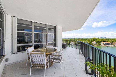 Купить кондоминиум в Майами-Бич, Флорида 2 спальни, 196.49м2, № 1942599 - фото 29