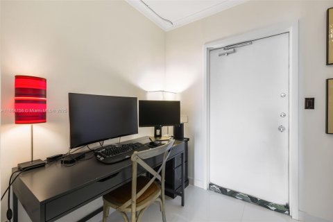 Купить кондоминиум в Майами-Бич, Флорида 2 спальни, 196.49м2, № 1942599 - фото 24