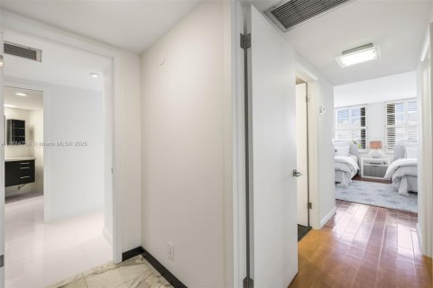 Купить кондоминиум в Майами-Бич, Флорида 2 спальни, 196.49м2, № 1942599 - фото 25