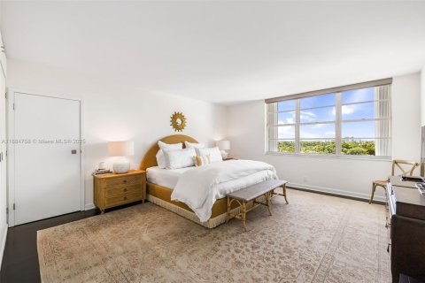 Купить кондоминиум в Майами-Бич, Флорида 2 спальни, 196.49м2, № 1942599 - фото 17