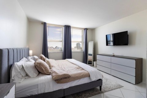 Condominio en venta en Miami Beach, Florida, 1 dormitorio, 68.75 m2 № 1877839 - foto 11