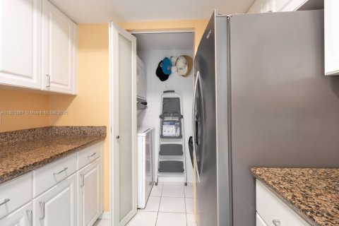 Condominio en venta en Miami Beach, Florida, 1 dormitorio, 68.75 m2 № 1877839 - foto 15