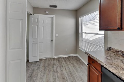 Villa ou maison à louer à Valrico, Floride: 3 chambres, 115.57 m2 № 2418629 - photo 5