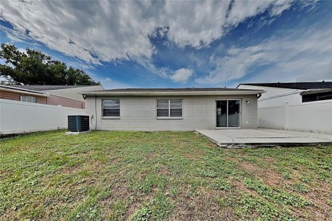 Villa ou maison à louer à Valrico, Floride: 3 chambres, 115.57 m2 № 2418629 - photo 15