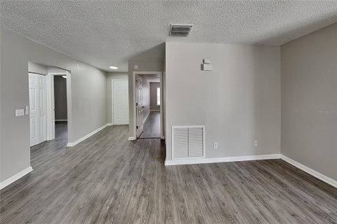 Villa ou maison à louer à Valrico, Floride: 3 chambres, 115.57 m2 № 2418629 - photo 3