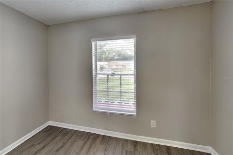 Villa ou maison à louer à Valrico, Floride: 3 chambres, 115.57 m2 № 2418629 - photo 11