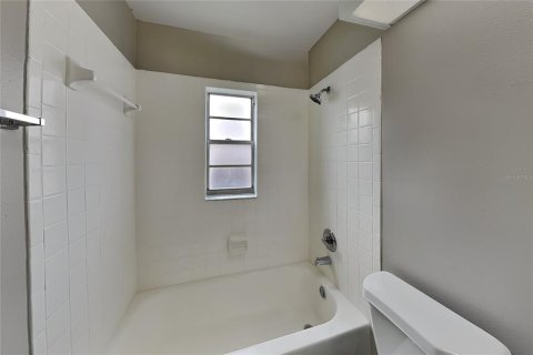 Villa ou maison à louer à Valrico, Floride: 3 chambres, 115.57 m2 № 2418629 - photo 14