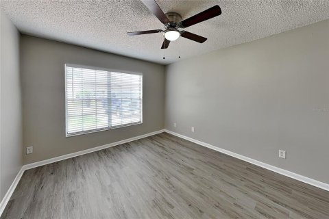 Villa ou maison à louer à Valrico, Floride: 3 chambres, 115.57 m2 № 2418629 - photo 8