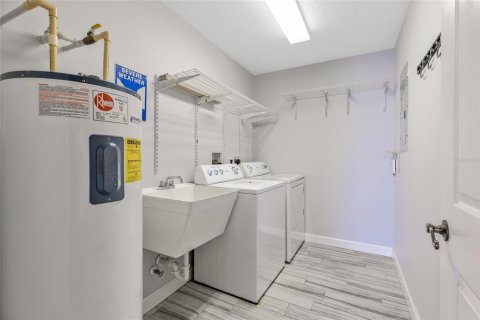 Condominio en venta en Orlando, Florida, 3 dormitorios, 186.73 m2 № 2157356 - foto 28
