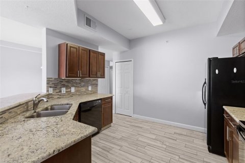 Condominio en venta en Orlando, Florida, 3 dormitorios, 186.73 m2 № 2157356 - foto 2
