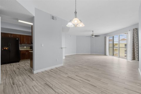 Condominio en venta en Orlando, Florida, 3 dormitorios, 186.73 m2 № 2157356 - foto 6