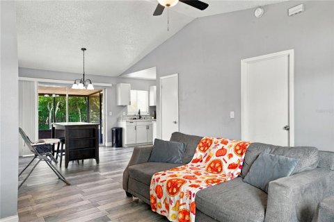 Villa ou maison à vendre à Kissimmee, Floride: 3 chambres, 105.17 m2 № 2273305 - photo 2