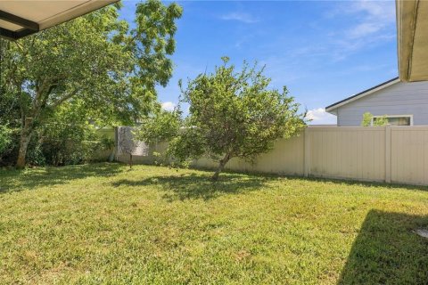Villa ou maison à vendre à Kissimmee, Floride: 3 chambres, 105.17 m2 № 2273305 - photo 12