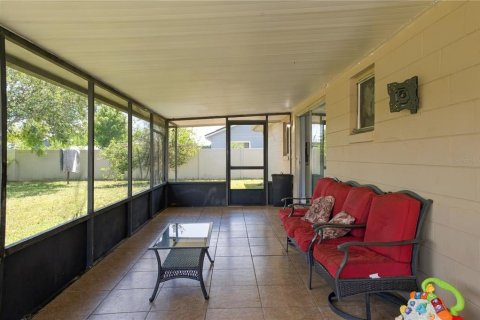 Villa ou maison à vendre à Kissimmee, Floride: 3 chambres, 105.17 m2 № 2273305 - photo 10
