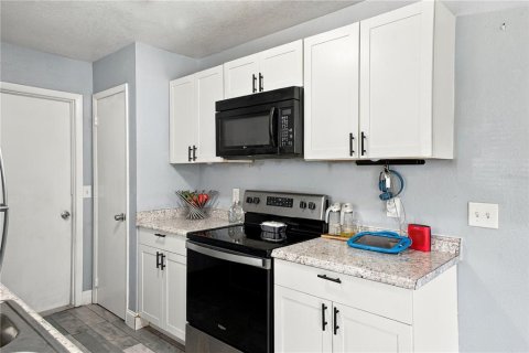 Villa ou maison à vendre à Kissimmee, Floride: 3 chambres, 105.17 m2 № 2273305 - photo 4