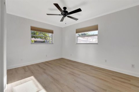 House in Sarasota, Florida 4 bedrooms, 196.02 sq.m. № 1559095 - photo 28