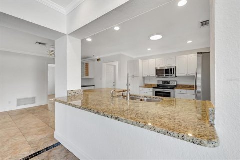 House in Sarasota, Florida 4 bedrooms, 196.02 sq.m. № 1559095 - photo 12