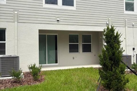 Touwnhouse à louer à Zephyrhills, Floride: 3 chambres, 163.51 m2 № 2399449 - photo 15