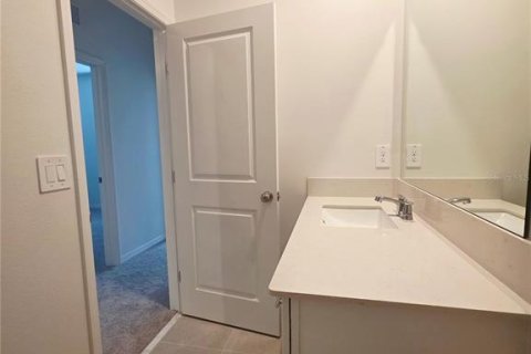 Touwnhouse à louer à Zephyrhills, Floride: 3 chambres, 163.51 m2 № 2399449 - photo 11