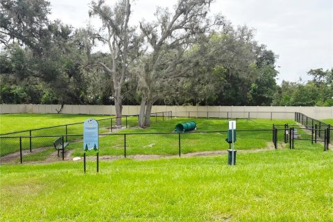 Touwnhouse à louer à Zephyrhills, Floride: 3 chambres, 163.51 m2 № 2399449 - photo 16
