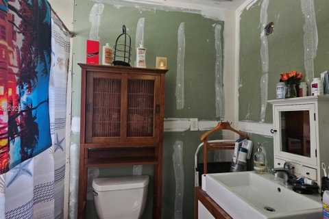 Villa ou maison à vendre à Miami, Floride: 3 chambres, 139.91 m2 № 2059874 - photo 19