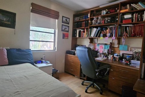 Villa ou maison à vendre à Miami, Floride: 3 chambres, 139.91 m2 № 2059874 - photo 17