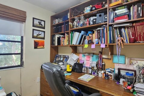 Villa ou maison à vendre à Miami, Floride: 3 chambres, 139.91 m2 № 2059874 - photo 16