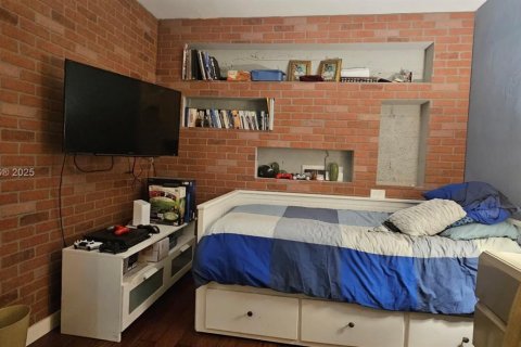 Villa ou maison à vendre à Miami, Floride: 3 chambres, 139.91 m2 № 2059874 - photo 15