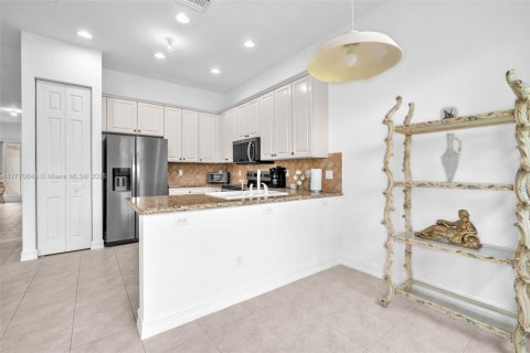 House in Boynton Beach, Florida 3 bedrooms, 150.04 sq.m. № 1607506 - photo 12