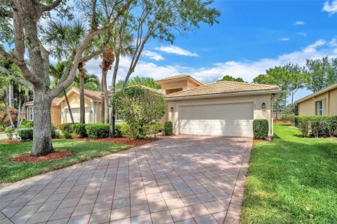 House in Boynton Beach, Florida 3 bedrooms, 150.04 sq.m. № 1607506 - photo 1