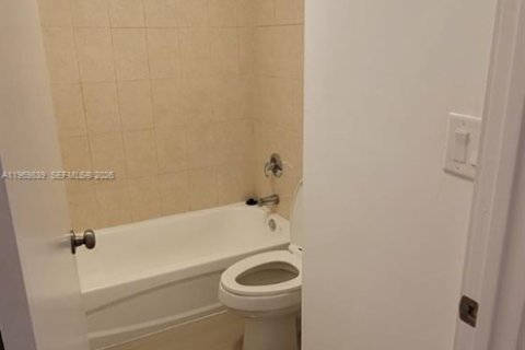 Condominio en alquiler en Miramar, Florida, 2 dormitorios, 100.71 m2 № 2030583 - foto 6