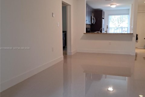 Condominio en alquiler en Miramar, Florida, 2 dormitorios, 100.71 m2 № 2030583 - foto 5