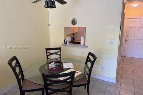 Condo in Hallandale Beach, Florida, 1 bedroom  № 2081156 - photo 5