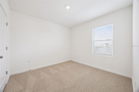 House in Apopka, Florida 4 bedrooms, 214.42 sq.m. № 2394003 - photo 16