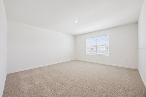 House in Apopka, Florida 4 bedrooms, 214.42 sq.m. № 2394003 - photo 14