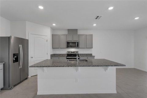 Casa en alquiler en Lakeland, Florida, 5 dormitorios, 248.42 m2 № 1842145 - foto 3