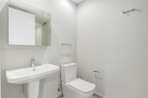 Condo in Bal Harbour, Florida, 3 bedrooms  № 1798719 - photo 25