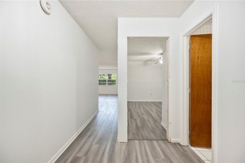Купить кондоминиум в Лейкленд, Флорида 5 комнат, 99.22м2, № 1855679 - фото 9