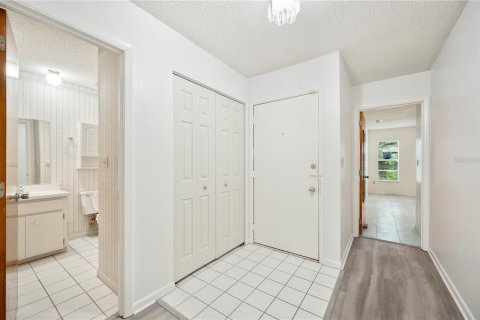 Купить кондоминиум в Лейкленд, Флорида 5 комнат, 99.22м2, № 1855679 - фото 8