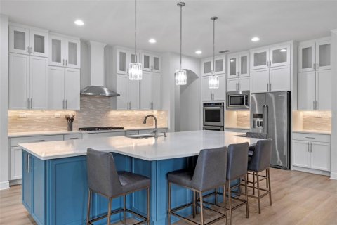 House in Orlando, Florida 5 bedrooms, 505.11 sq.m. № 1681716 - photo 10