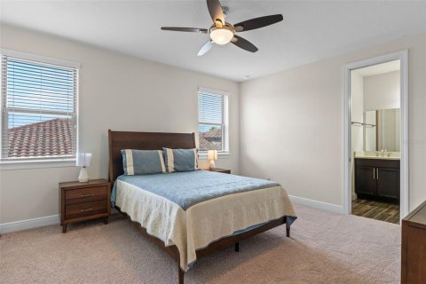 House in Orlando, Florida 5 bedrooms, 505.11 sq.m. № 1681716 - photo 28