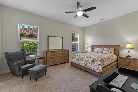 House in Orlando, Florida 5 bedrooms, 505.11 sq.m. № 1681716 - photo 16