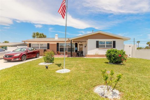 House in Ormond Beach, Florida 3 bedrooms, 149.67 sq.m. № 1840378 - photo 1
