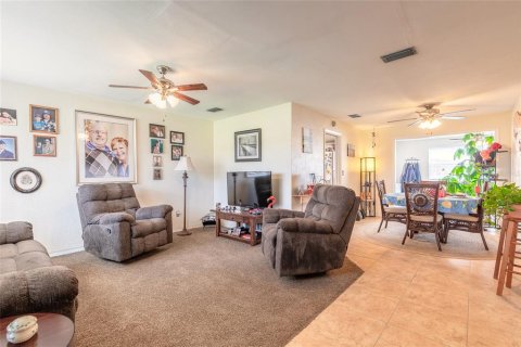 House in Ormond Beach, Florida 3 bedrooms, 149.67 sq.m. № 1840378 - photo 5