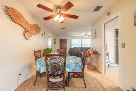 House in Ormond Beach, Florida 3 bedrooms, 149.67 sq.m. № 1840378 - photo 6